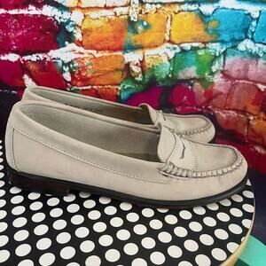 Bass Weejuns Waverly Nubuck Penny Loafers Size 8 Medium Light Gray